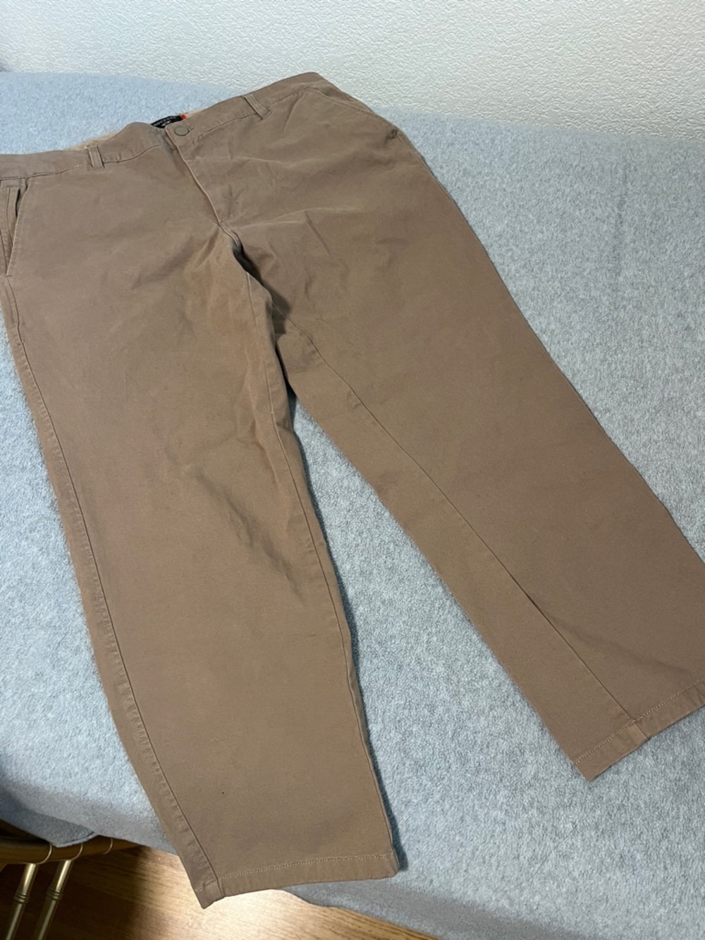 Mens Dockers Khaki Chinos Pants Size 38 Inseam 26 Flat Front